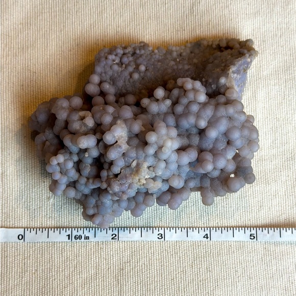 Grape agate crystal cluster - Picture 3 of 4